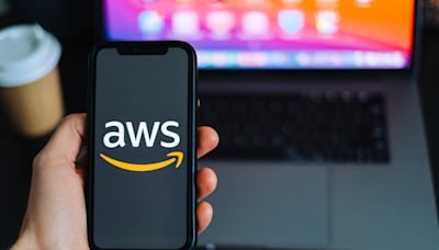 Amazon Web Services CEO to step down next month | Invezz