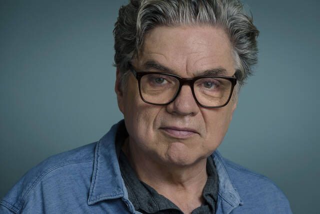 How Oliver Platt moonlights on ‘The Bear,’ while still clocking in at ‘Chicago Med’