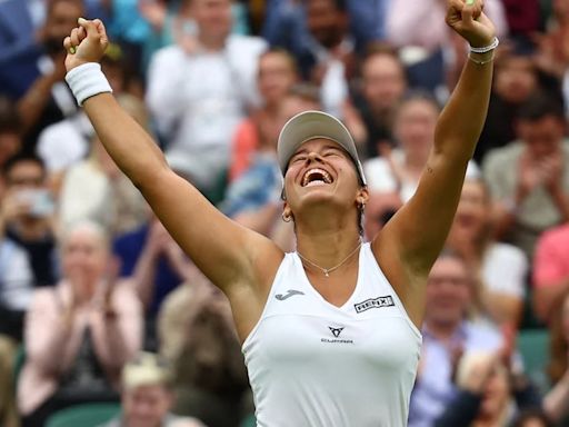 Jessica Bouzas registra un debut estelar en Wimbledon al eliminar a la vigente campeona del torneo inglés