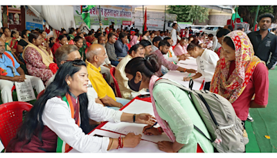 Indore: Congress Initiates Signature Drive To Raise Voice Against Municipal Corporation In City