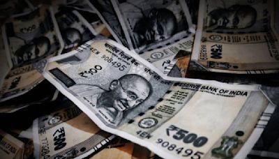 Rupee falls 1 paisa to 83.50 against US dollar