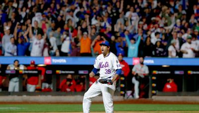 Edwin Díaz, Mets shut the door on Phillies as surge to postseason continues: 'It’s big boy time'