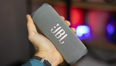 The fan-favorite JBL Flip 6 exceeds expectations for less than $100 on Amazon