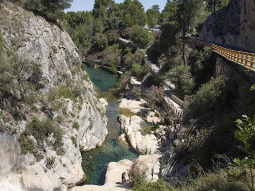 Herida grave una monitora tras lanzarse desde una roca en el Pou Clar