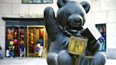 Meet the Massachusetts sculptor behind the FAO Schwarz bear and other iconic New England works