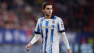 Real Sociedad dealt bitter blow as midfielder forced to undergo surgery for troubling injury problem