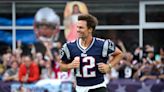 Tom Brady welcomed home to Gillette Stadium; will be inducted to Pats HOF next June