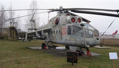 Elicottero russo abbattuto in Crimea, mistero sulle cause (e sulla fine dell'equipaggio): l'ipotesi "fuoco amico"
