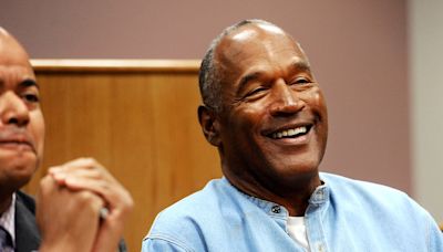 OJ Simpson's items can go up for auction, judge rules