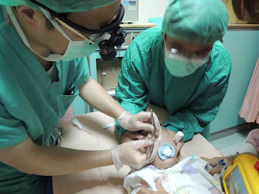 6歲女童外斜視 嘉基進行「可調式斜視矯正手術」改善 - 自由健康網