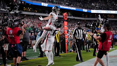 Cousins caps winning drive with TD pass to London as Falcons rally past Eagles 22-21