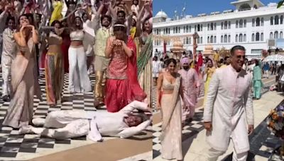 Akshay Kumar Performs 'Nagin Dance' In Between 'Hauli Hauli' Song Shoot From 'Khel Khel Mein', Watch
