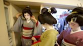 El barrio de las geishas de Kioto veta a los turistas 'paparazzi'