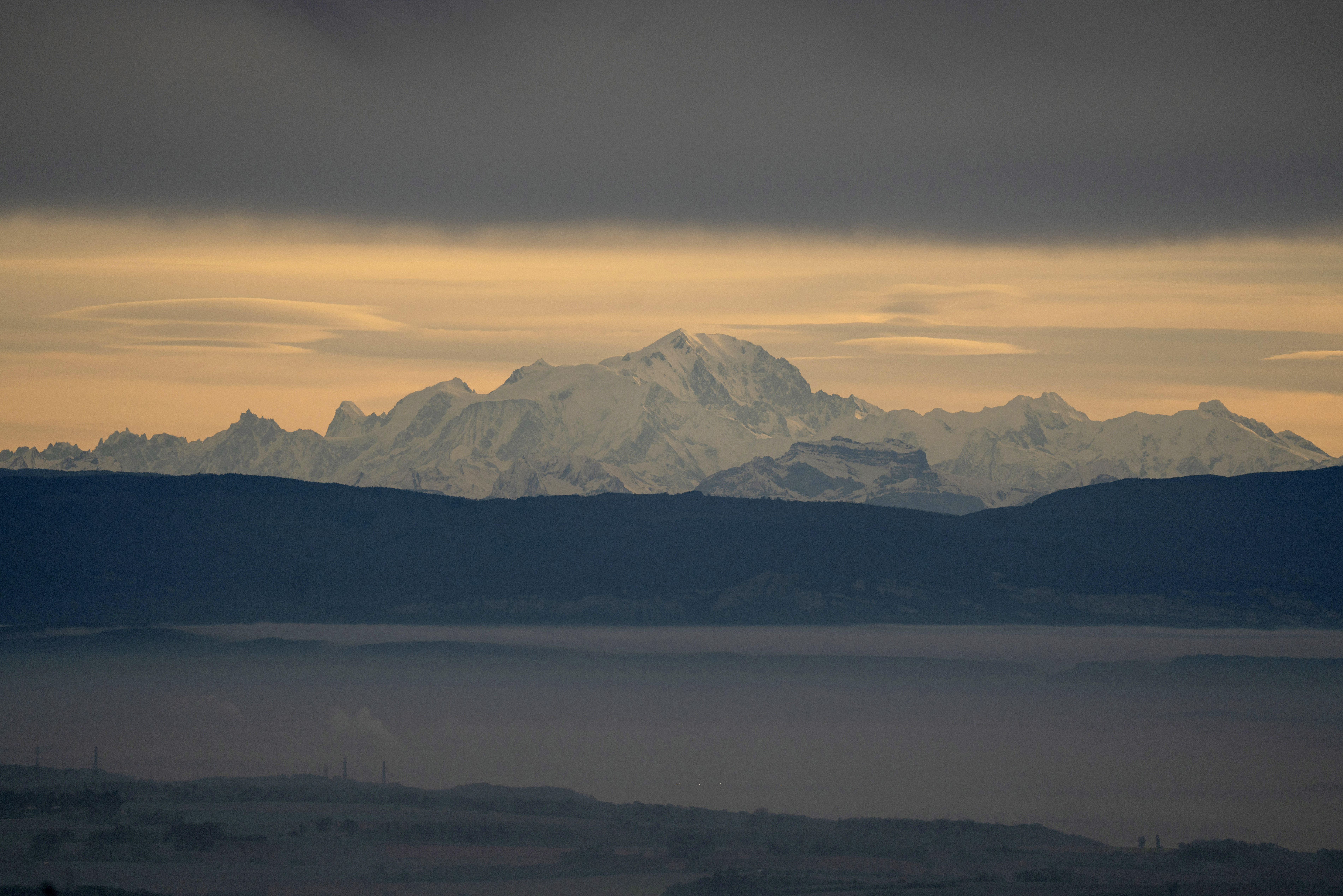 Hiker dies in Mont Blanc fall day after 4 climbers found dead