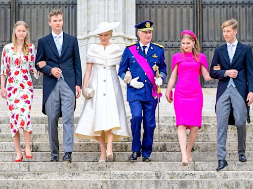 Le roi Philippe et la reine Mathilde célèbrent la fête nationale belge avec leurs quatre enfants