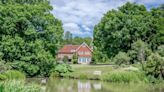 House with swimming pool and outdoor bar up for sale