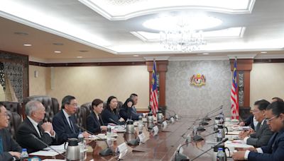 立法會考察團在馬來西亞第二天行程 拜訪國會並介紹香港最新發展 - RTHK