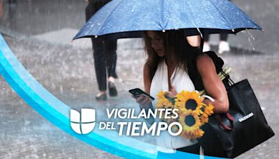 Usa ropa ligera y saca el paraguas: Miami vivirá un lunes cálido y lluvioso, según el pronóstico del tiempo