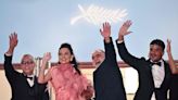 Filme brasileiro leva Aviões do Forró e Fábio Assunção ao tapete vermelho de Cannes; veja vídeo e galeria