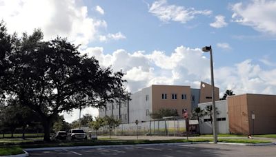 El edificio donde ocurrió la masacre en la escuela de Parkland en 2018 será finalmente demolido