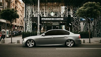 Mercedes-Benz to Equip Starbucks Stores with 400kW EV Chargers Along Key US Routes - EconoTimes