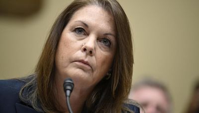 La directora del Servicio Secreto admite 'fallos' en la protección de Trump, pero rechaza dimitir pese a las presiones