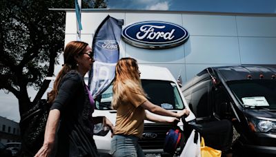 Trending tickers: Ford, Rightmove, Mercedes, Drax