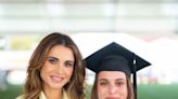Rania de Jordania brilla en la graduación de su hija Salma con un conjunto 'color verano'