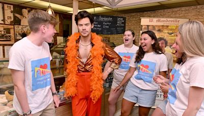 Harry Styles fans go wild after spotting him in hometown Holmes Chapel - en route to Blackpool