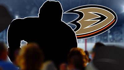 Ducks get depth forward in trade with Red Wings