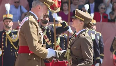 El rey Felipe VI nombra a la princesa Leonor dama alférez cadete en su adiós a la Academia Militar de Zaragoza