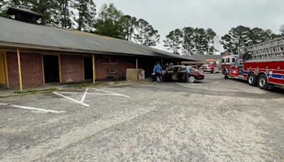 Early morning Bennettsville fire leaves four motel units damaged