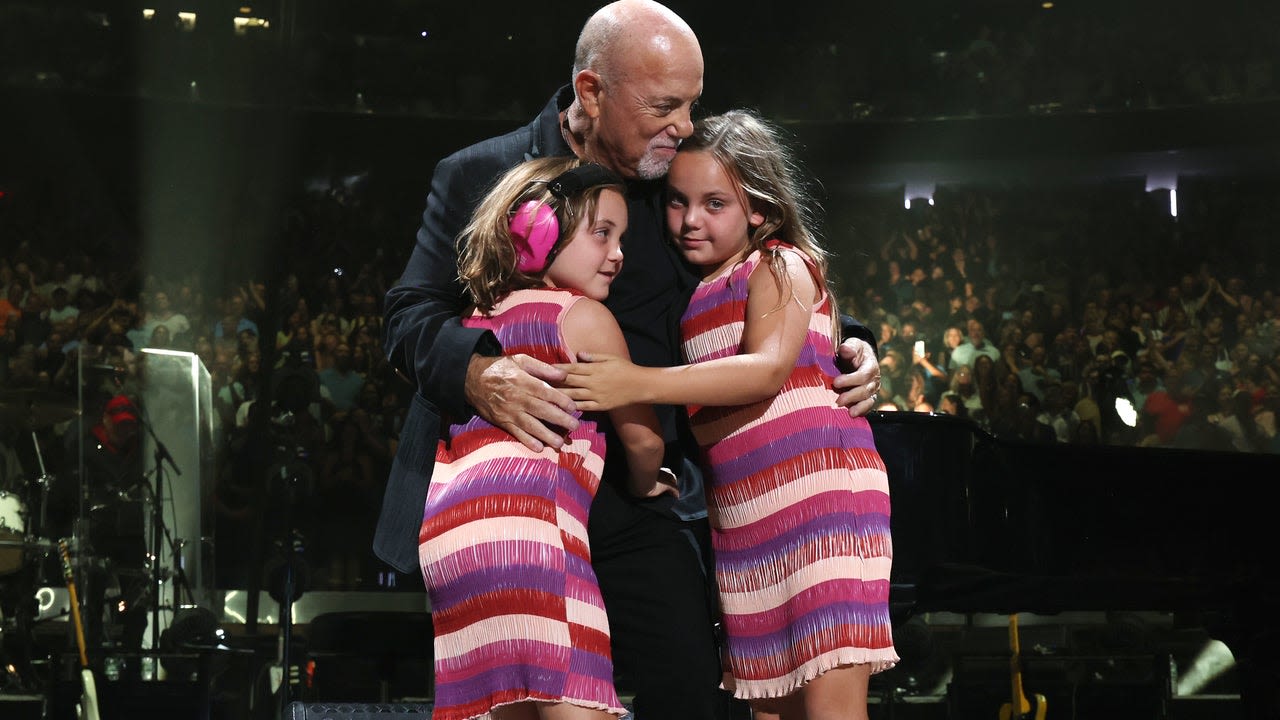 Billy Joel's Daughters Join Him Onstage for Final Madison Square Garden Performance