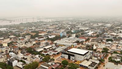 Porto Alegre, la capital más al sur de Brasil, sitiada por las aguas