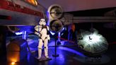Una exhibición de aficionados de Star Wars reúne en Berlín cientos de objetos de la saga