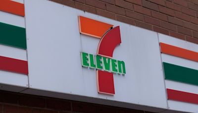 En menos de una hora, ladrones asaltan tres tiendas 7-Eleven en el Condado de Los Ángeles - La Opinión