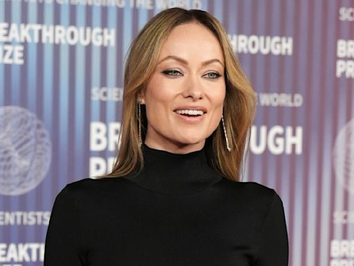 Olivia Wilde’s Stunning Red Carpet Fashion Choices: Photos