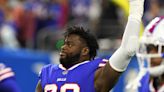 Shaq Lawson goes above and beyond to stay warm at Bills practice (video)