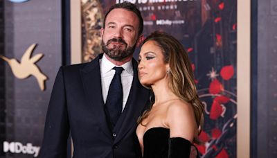 Ben Affleck et Jennifer Lopez divorcés ? Il retrouve enfin le sourire… à des milliers kilomètres de sa femme