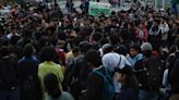 Video: Caos en Bogotá por protestas en la Universidad Nacional, encapuchados preparan papas bomba