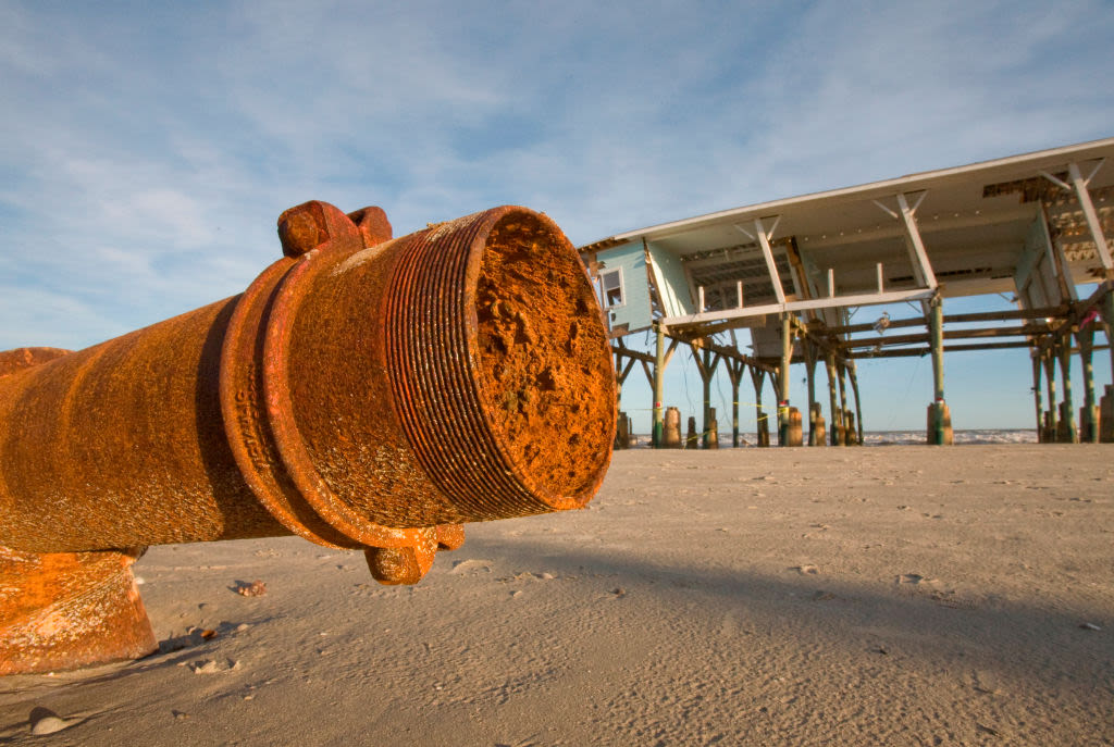 Cars, grills, bicycles: Nothing is safe from 'Galveston Itch'