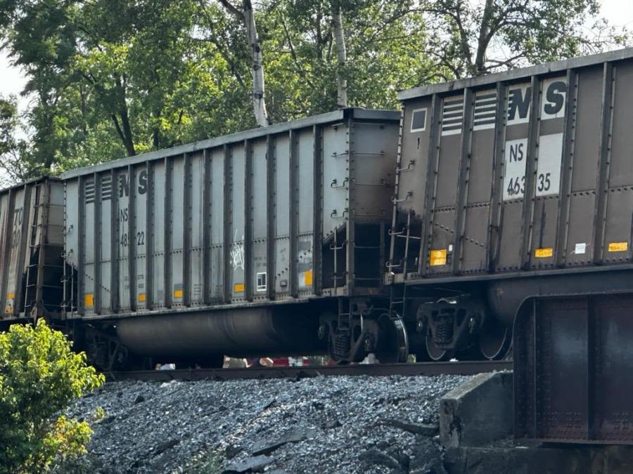 Roads reopen after train derails in Philipsburg