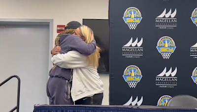 Teresa Weatherspoon, Becky Hammon Share Long Embrace Before Aces-Sky Game