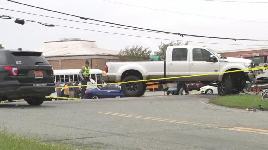 2 students killed in crash near high school in Cleveland County