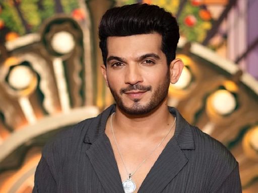 Arjun Bijlani brings Shah Rukh Khan's charm to Laughter Chefs; shares VIDEO