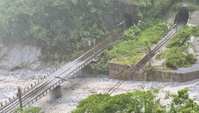 凱米重創台鐵花東線！ 小清水橋軌道懸空驚悚畫面曝