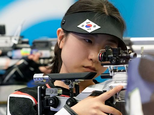 S. Korean shooter outduels fellow teen for gold