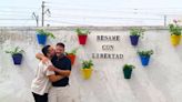 Un gobierno LGTBI en un pueblo de Jaén: besos en libertad y con Orgullo