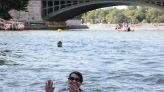A nueve días de los Juegos de París 2024, la alcaldesa Anne Hidalgo se bañó en el río Sena y rompió con una prohibición de más de un siglo