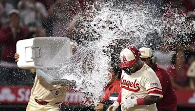 Willie Calhoun hits 2nd homer of the night in 10th inning, walking off Angels’ 6-5 win over Mariners